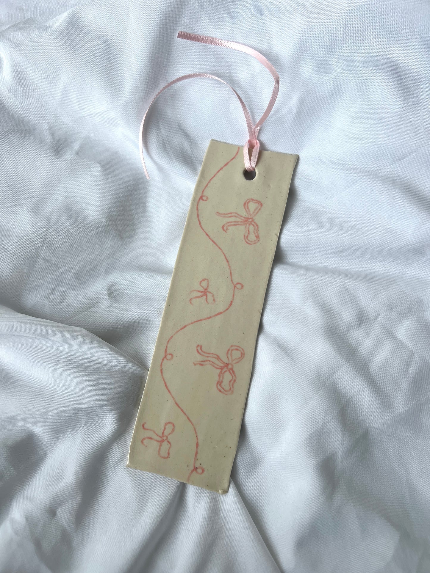 Bow bookmark