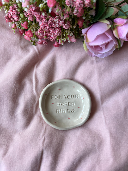 Paper rings ring dish