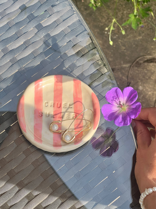 Cruel summer plate