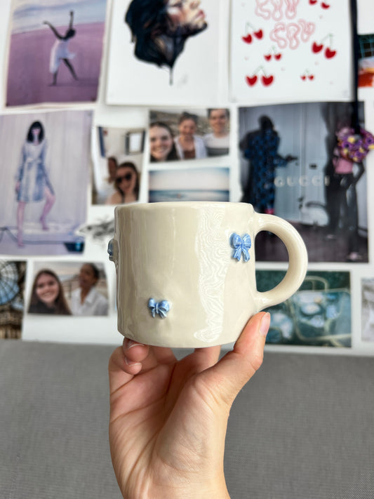 Blue bow mug