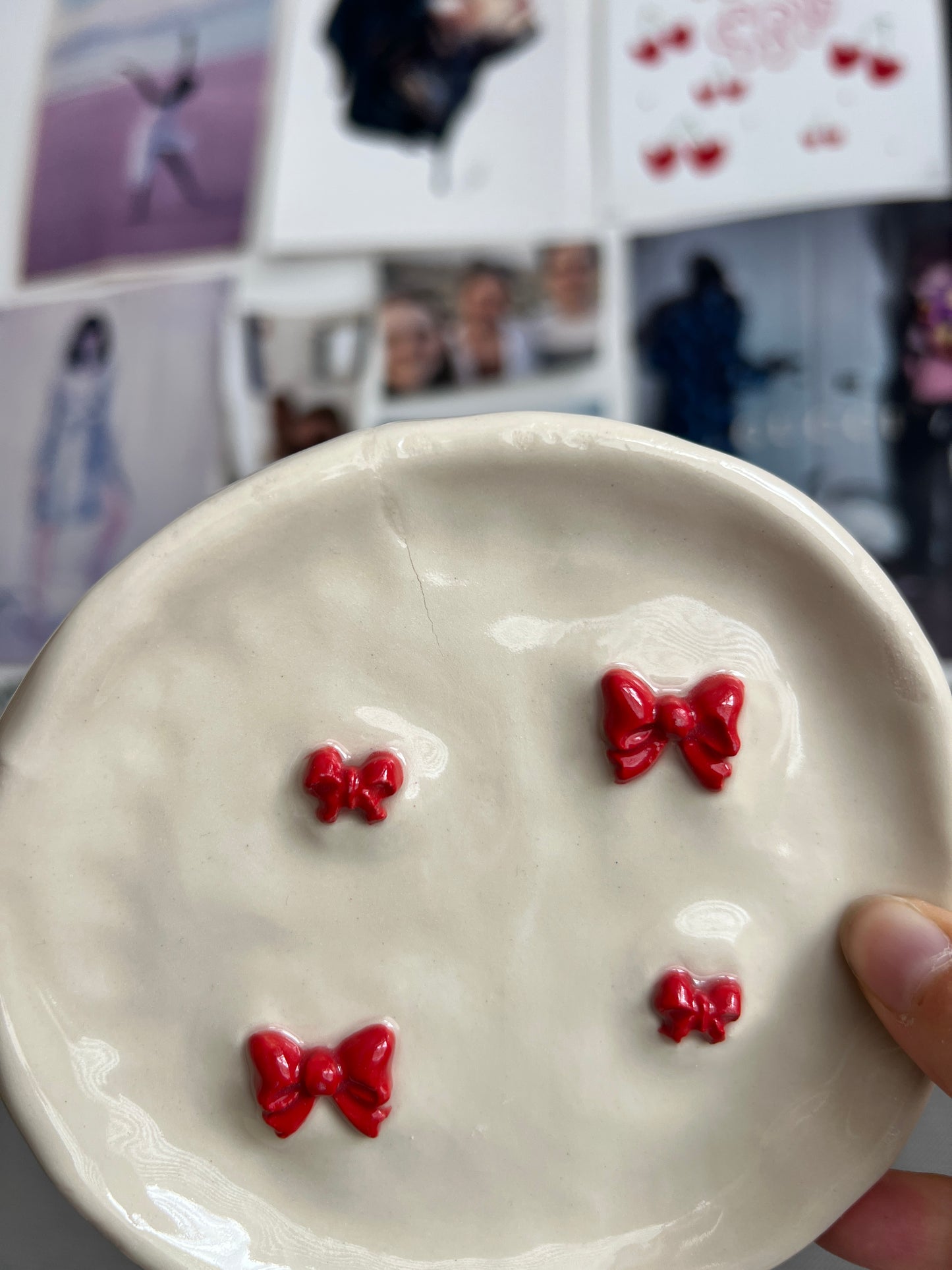 Red bow plate second