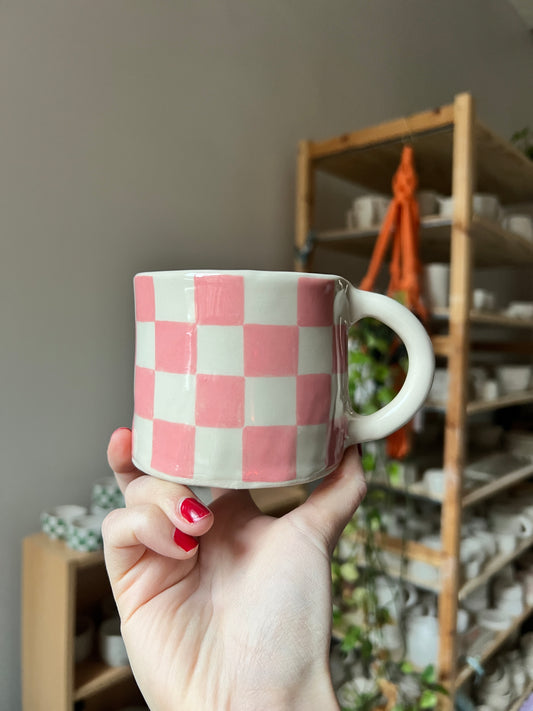 Pink check mug