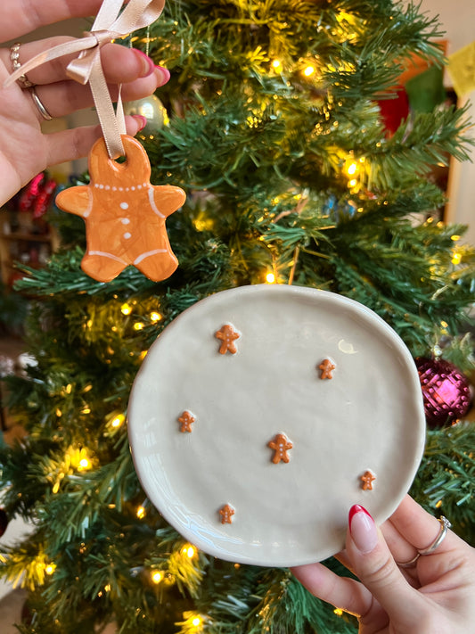 Gingerbread men plate