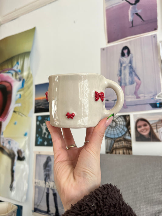 Red 3D bow mug